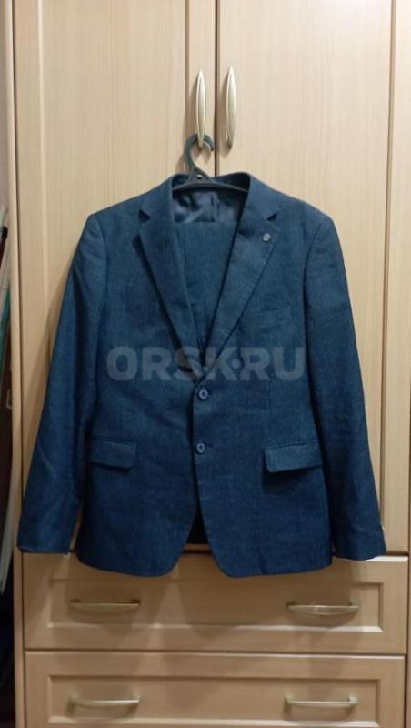 Костюмы р.48, 50,52 в отличном состоянии по 200 руб., ватные штаны р.52-54 новые - 150 руб. - Орск