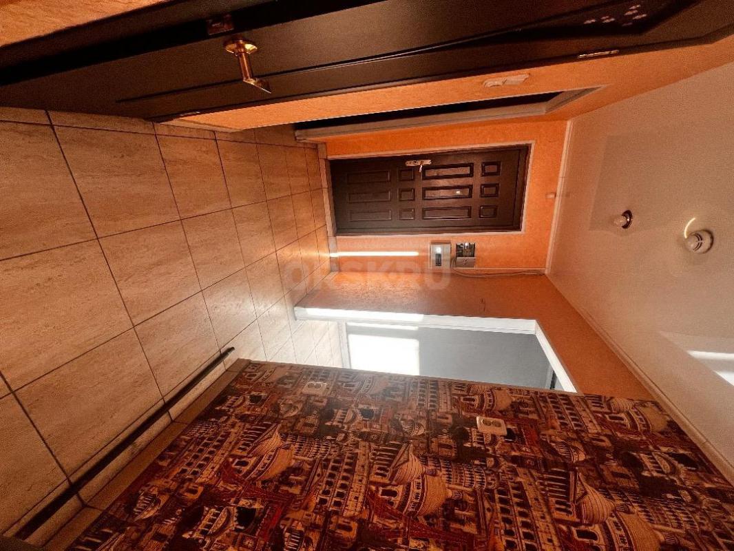 Сдам в аренду помещение на 1-вом этаже в 9ти этажном доме, отдельный вход, светлое, большая проходим - Орск