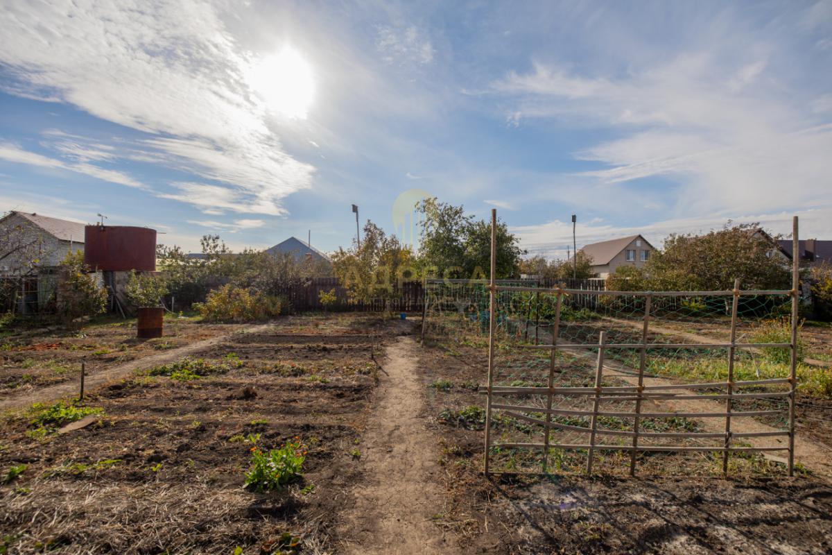 Продаём просторный и надёжный двухэтажный дом для большой семьи. - имени 9 Января