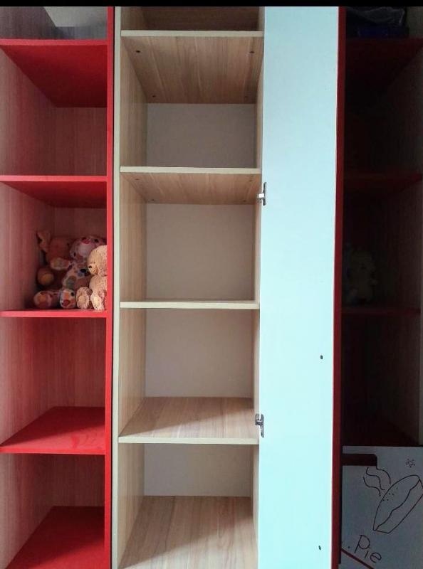 Стенка-шкаф в хорошем состоянии, длиной 280 см, очень много отсеков, полок, есть шкаф платяной с доп - Новотроицк