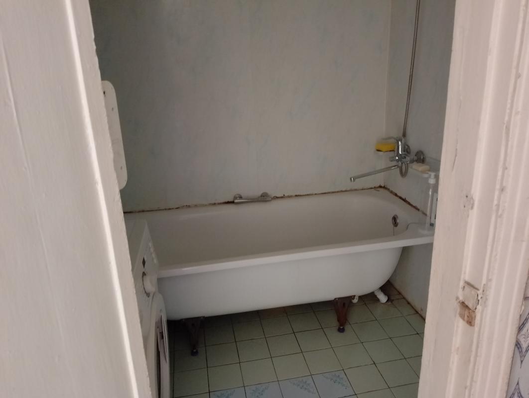 Сдаю 2-к квартиру старого типа ул Советская, д 5 на срок не менее месяца... - Новотроицк