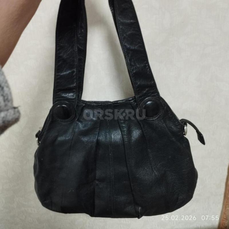 Продам пальто мужское ,кашемир ,новое48-50 размер 1000 руб ,пальто женское кашемир 500 р . - Орск