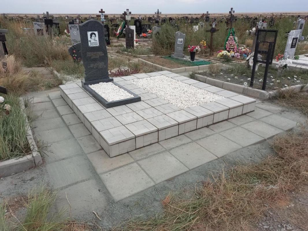 КОМПЛЕКСНОЕ БЛАГОУСТРОЙСТВО ЗАХОРОНЕНИЙ 

Любых типов и размеров 
 
- натуральный камень
 ( гра - Орск