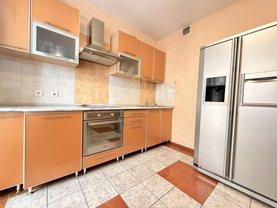 Продаётся тёплая, уютная квартира с удобной планировкой, общей площадью 67,6 кв. - Оренбург