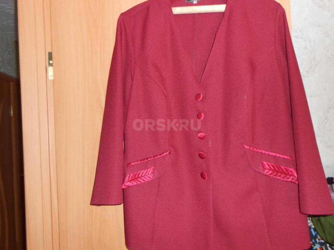 туника блузки 60 размера по 500 руб  костюм 58 новый -  юбка прямая - Орск