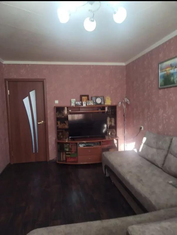 Продам двухкомнатную квартиру (распашонка). - Новотроицк