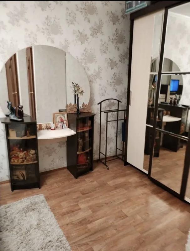 Продам двухкомнатную квартиру (распашонка). - Новотроицк