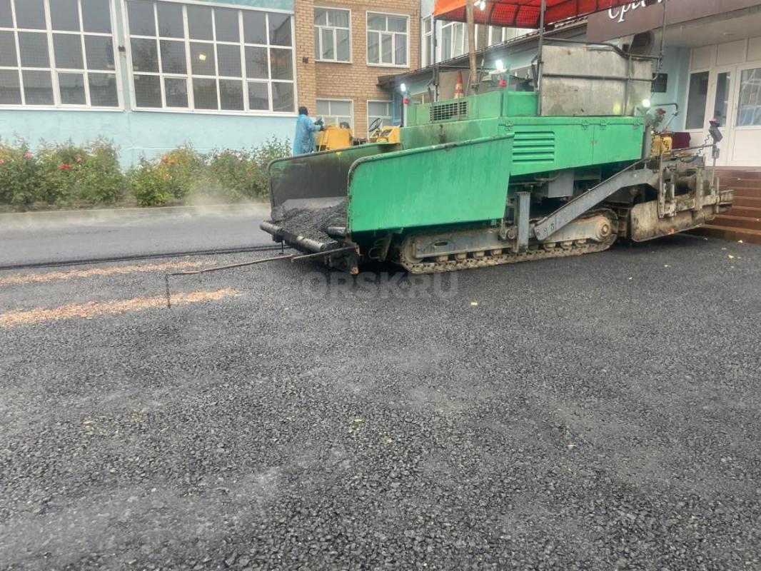 Продается асфальтоукладчик XCMG и каток HAMM, оба в рабочем состоянии ,стоимость укладчика 4200000 , - Орск