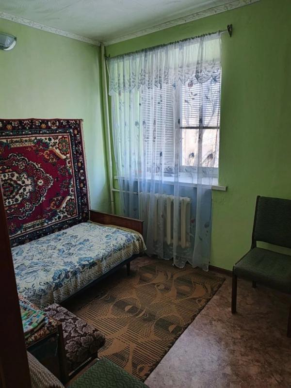 Продается 3-х комнатная квартира, теплая, солнечная сторона, балкон, ремонт косметический - 