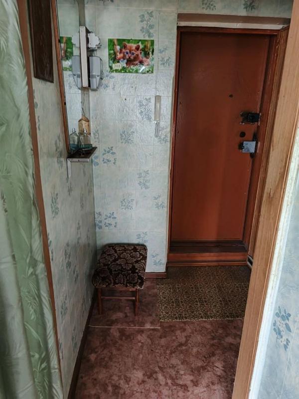 Продается 3-х комнатная квартира, теплая, солнечная сторона, балкон, ремонт косметический - 