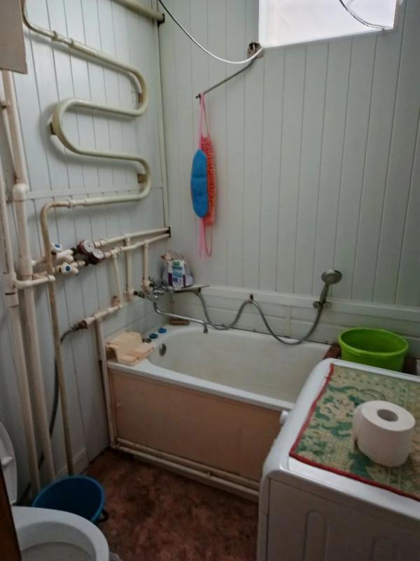 Продается 3-х комнатная квартира, теплая, солнечная сторона, балкон, ремонт косметический - 