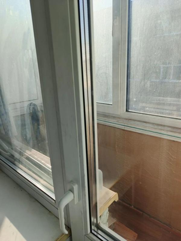 Продается 3-х комнатная квартира, теплая, солнечная сторона, балкон, ремонт косметический - 