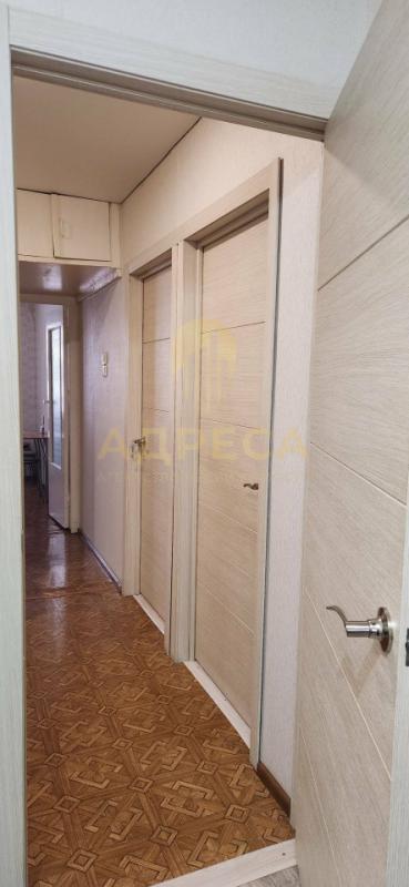 Продается трехкомнатная квартира!📍 Расположение: Удобный первый этаж. - Оренбург