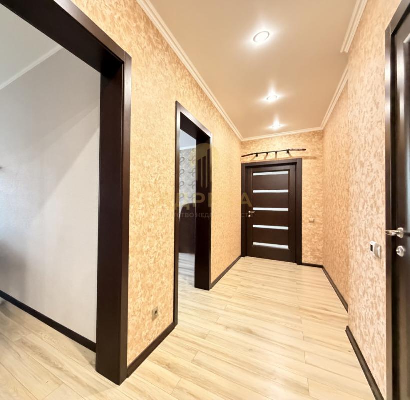 Продается квартира, полностью с ремонтом, расположенная на 14-м этаже 17 этажного дома. - Оренбург