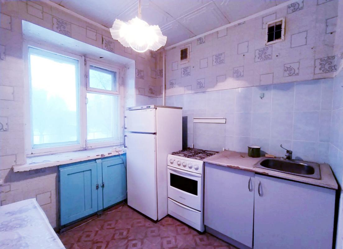 ВНИМАНИЕ, ПРОДАЁТСЯ 1 - КОМНАТНАЯ КВАРТИРА, НА 2 ЭТАЖЕ, В КИРПИЧОМ ДОМЕ, В ЦЕНТРЕ ГОРОДА! - Новотроицк