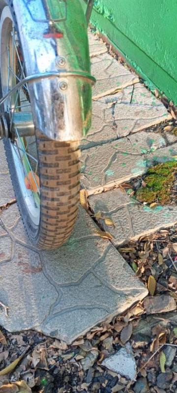 Продам детский велосипед, колеса на 16,покрышки практически новые, есть дополнительные боковые колес - Орск