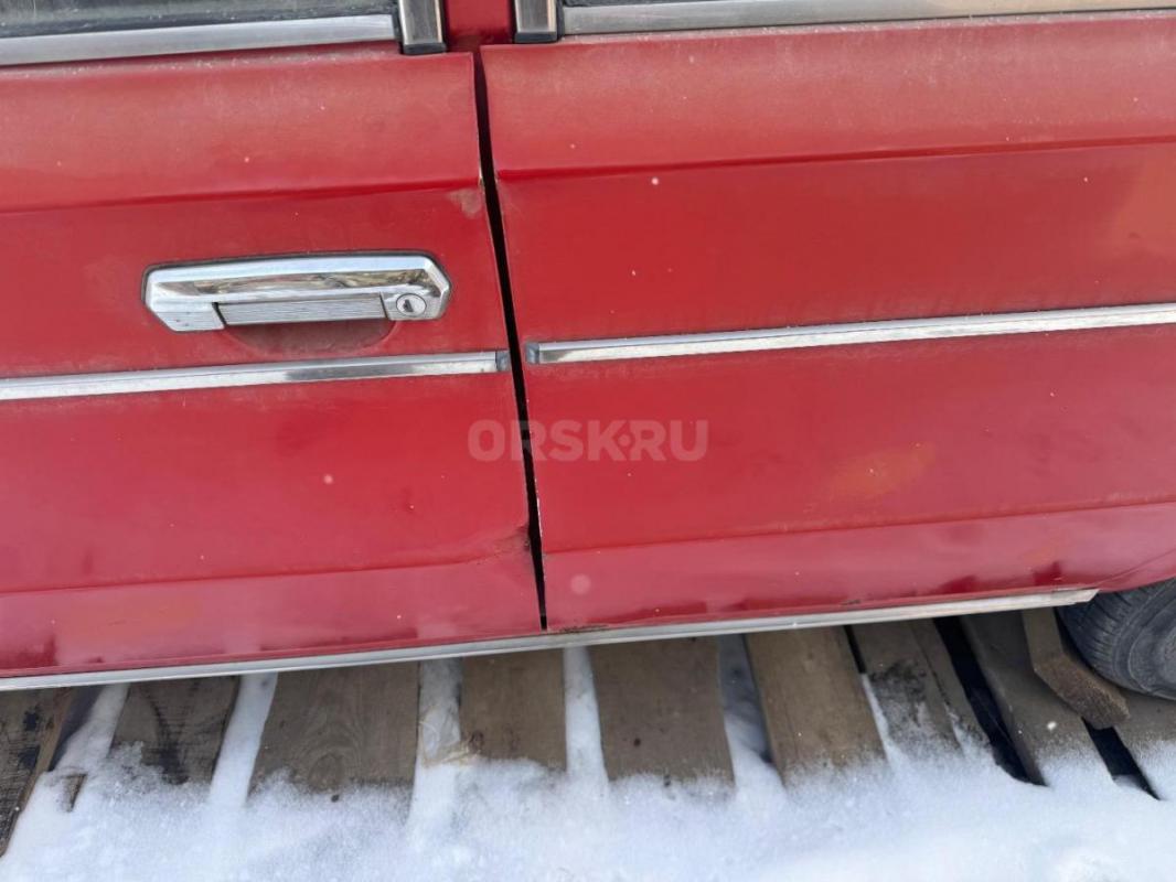 Продам Ваз 2106  один хозяин дед был , машина на учете есть советский тех паспорт , резина новая все - Орск