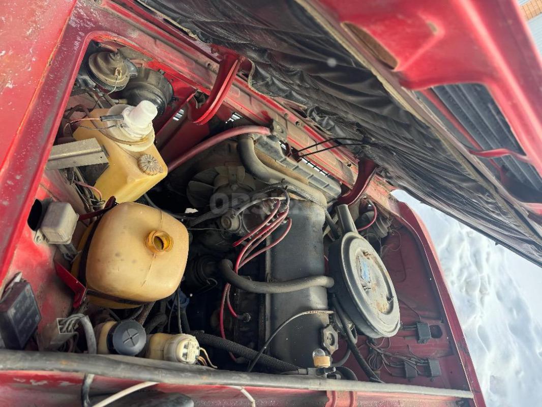 Продам Ваз 2106  один хозяин дед был , машина на учете есть советский тех паспорт , резина новая все - Орск