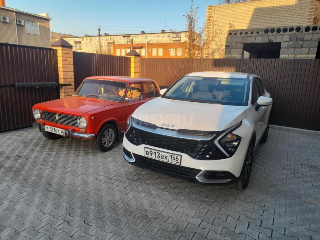 Продам ваз 2101 в хорлшем состоянии в родной краске раритет все родное  вместе с красивыми зеркальны - Орск