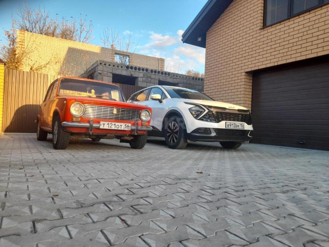 Продам ваз 2101 в хорлшем состоянии в родной краске раритет все родное  вместе с красивыми зеркальны - Орск