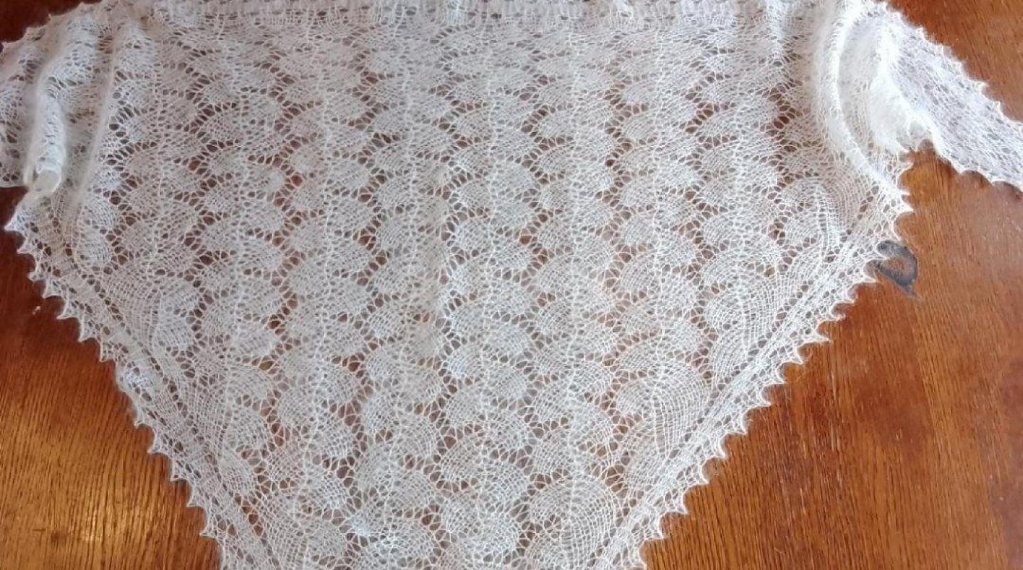 Делаем на заказ пуховые косынки, украсит вас. так же делаем палантины,кардиганы,паутинки - Орск