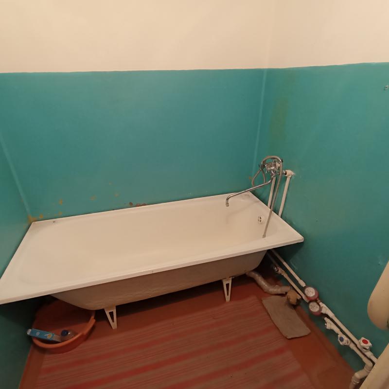 Продаю 1-комнатную улучшенную в экологически чистом районе,  с видом на горы, в квартире требуется р - Новотроицк