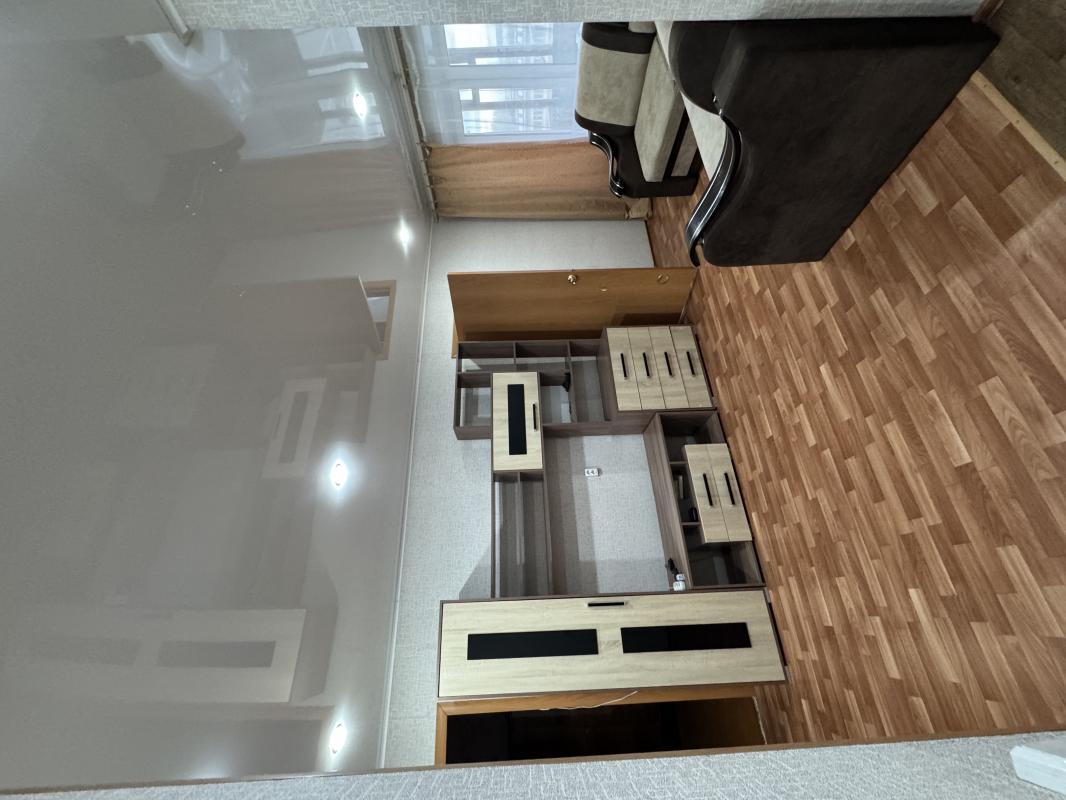 Сдается светлая, 3-х комнатная квартира, маломерку, с косметическим ремонтом, 4 этаж, 5 этажного дом - Новотроицк