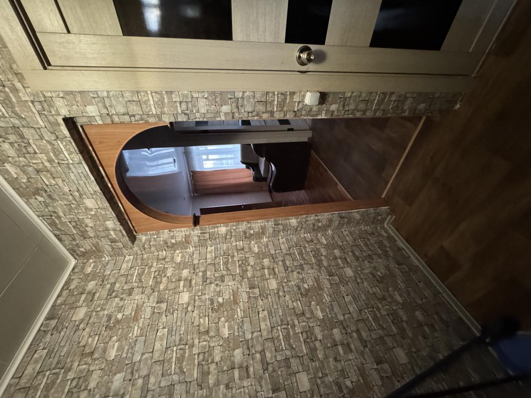 Сдается светлая, 3-х комнатная квартира, маломерку, с косметическим ремонтом, 4 этаж, 5 этажного дом - Новотроицк