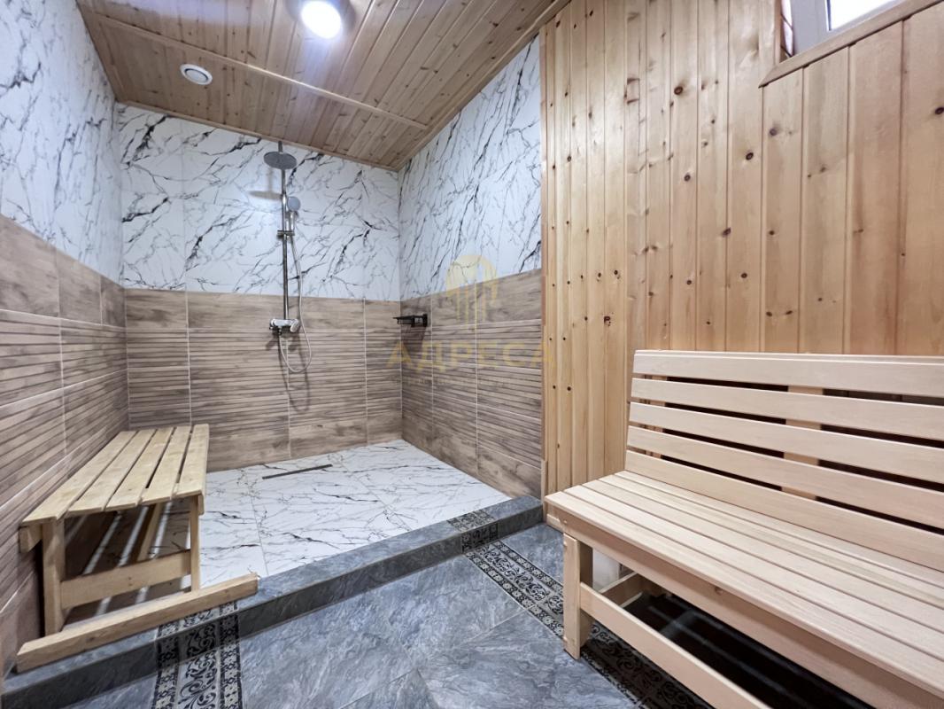 Продаётся просторный и надёжный дом для большой семьи, со всей необходимой инфраструктурой для комфо - Ленина