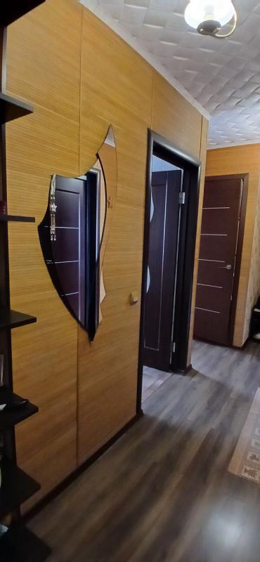 ОБРАТИТЕ ВНИМАНИЕ КВАРТИРА С ХОРОШИМ РЕМОНТОМ БЕЗ ВЛОЖЕНИЙ НА ПРИВЛЕКАТЕЛЬНОМ ВТОРОМ ЭТАЖЕ .!!!!!!!! - Новотроицк