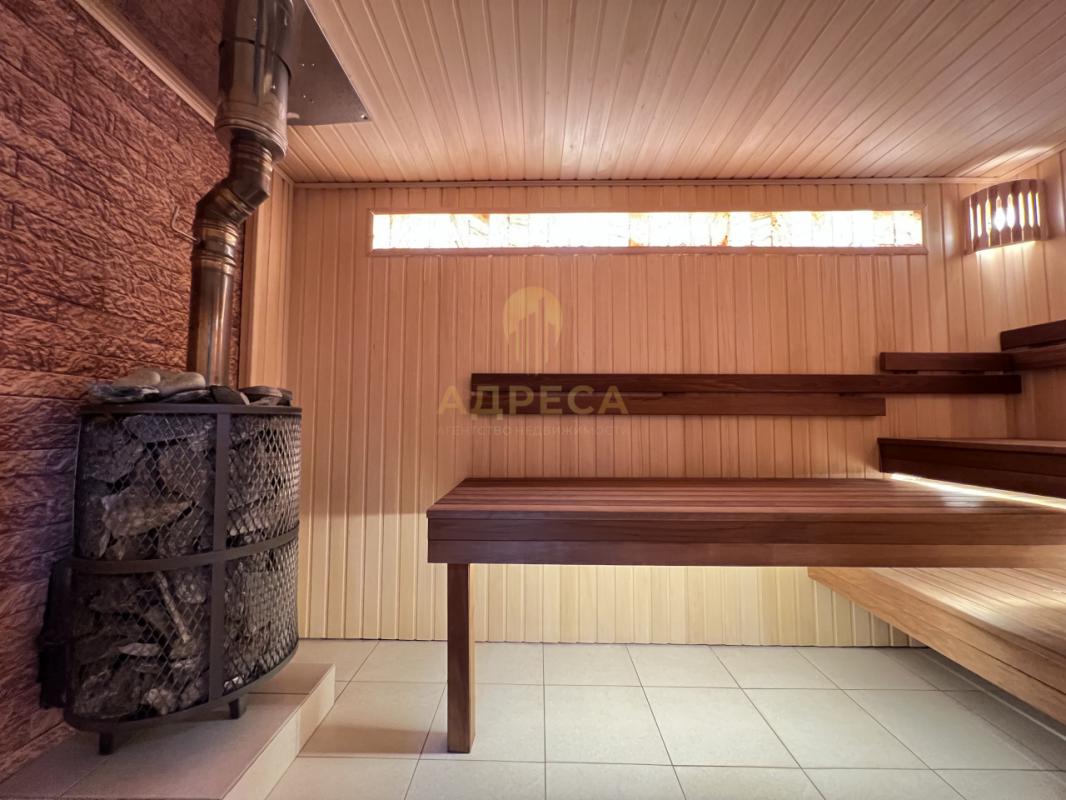 Продаётся просторный и надёжный дом для большой семьи, со всей необходимой инфраструктурой для комфо - Ленина