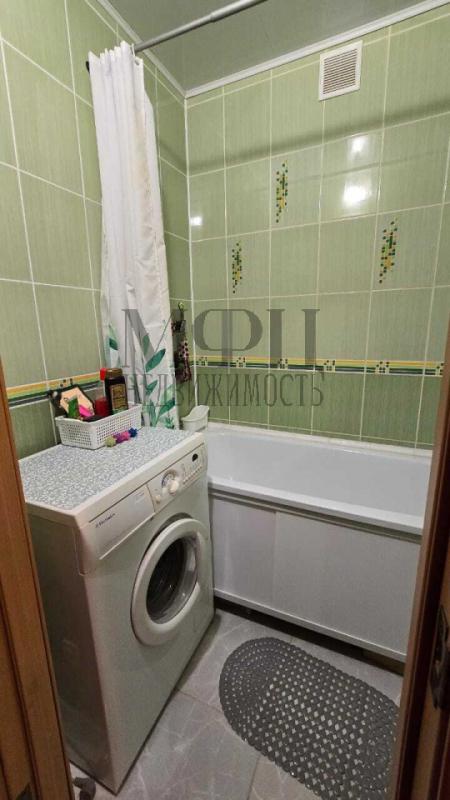 Продаётся замечательная тёплая квартира улучшенной планировки, расположенная по адресу: Просвещения, - Орск