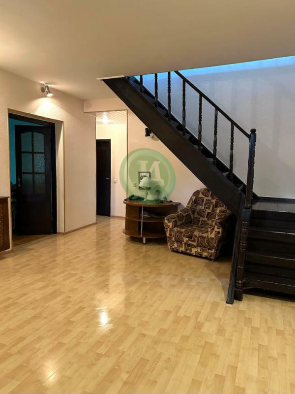 К продаже предлагается индивидуальный жилой дом на земельном участке полностью пригодный для комфорт - Орск