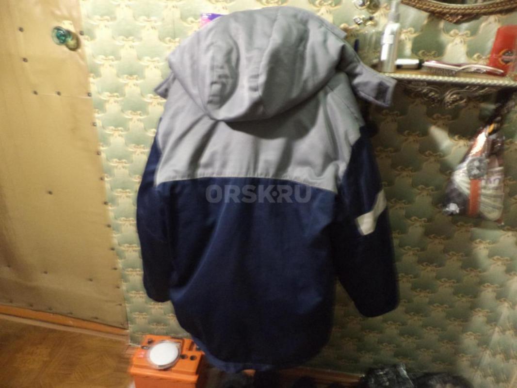 Куртка тёплая жд. с капюшоном бу. 1000р. - Орск