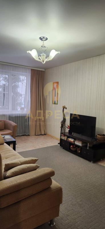 Продается трехкомнатная квартира!📍 Расположение: Удобный первый этаж. - Оренбург