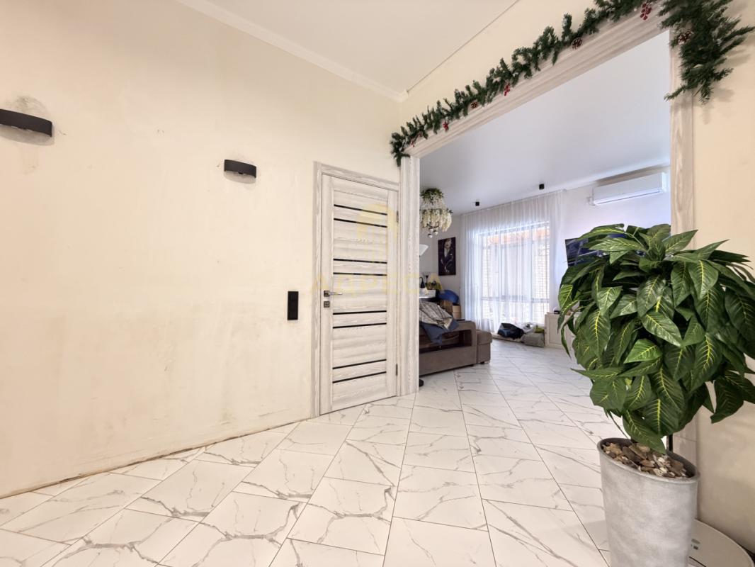 Продается шикарный дом из керамзитоблока, облицовка - кирпич. - Весенний