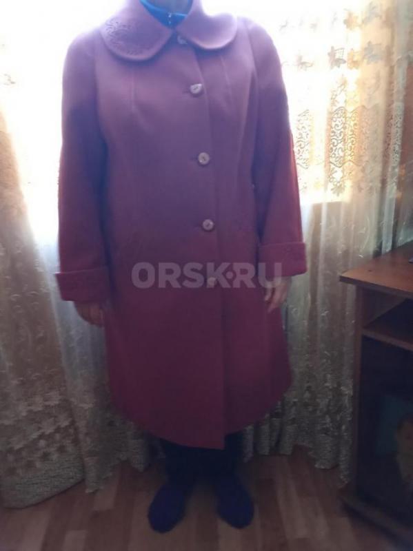 Продам демисезонное пальто в отличном состоянии 54-56 - Орск