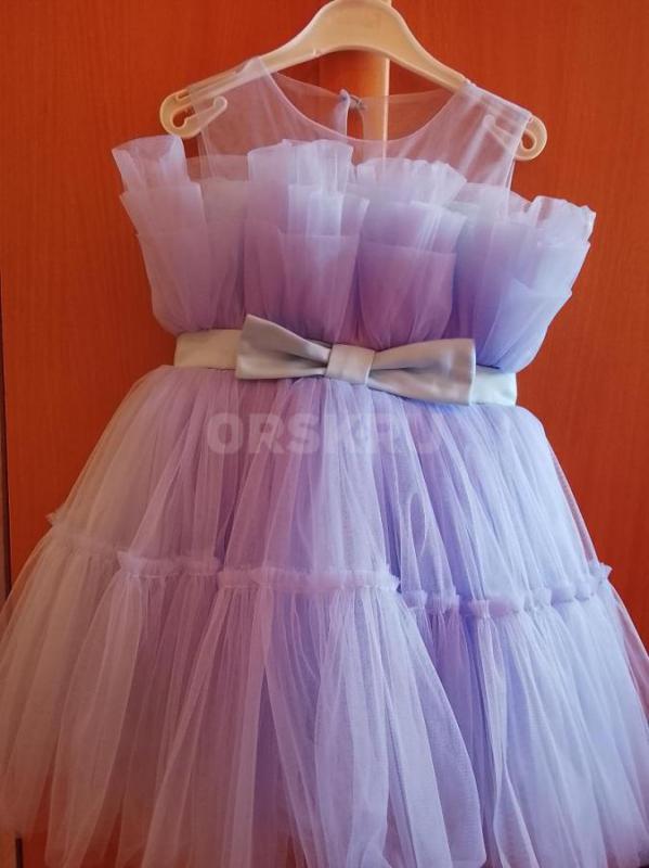 Продаются платья на девочку: пышное сиреневое платье (размер 110 см) - 1200 рублей, платье со звезда - Орск