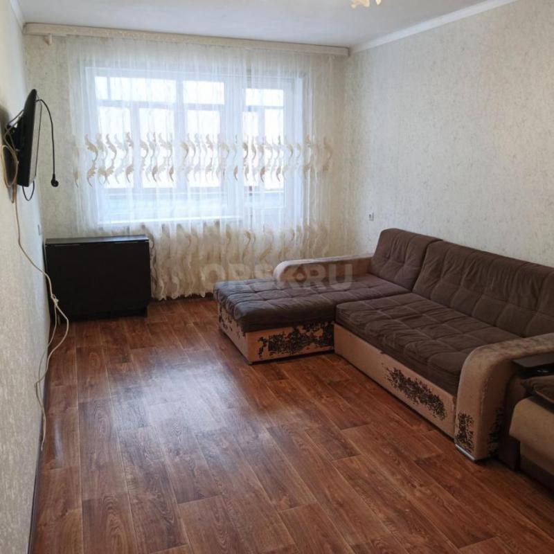 Сдам 2 х комнатную квартиру в хорошем состоянии 3/5 на луче - Орск