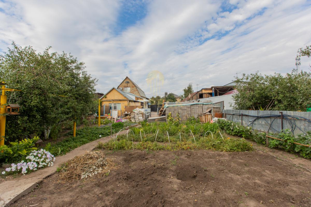 Продаётся 2-х этажный дом с земельным участком площадью 6 соток. - Оренбург