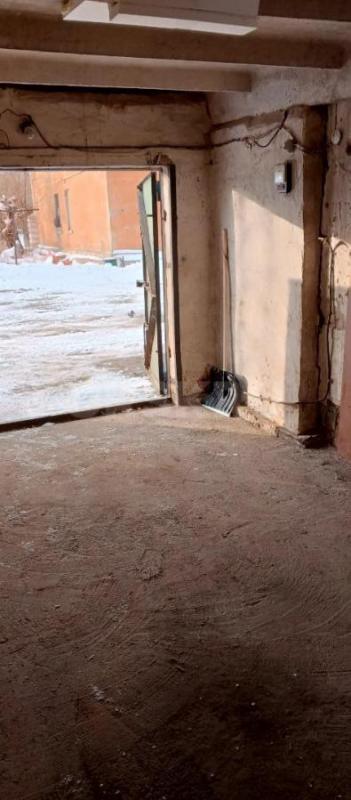 Продам Гараж в центре города во дворе дома Новосибирская 52. - Орск