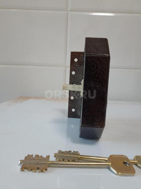 Продам замок Сенат очень удобный для ключа есть направляющая втулка возможно торг - Орск