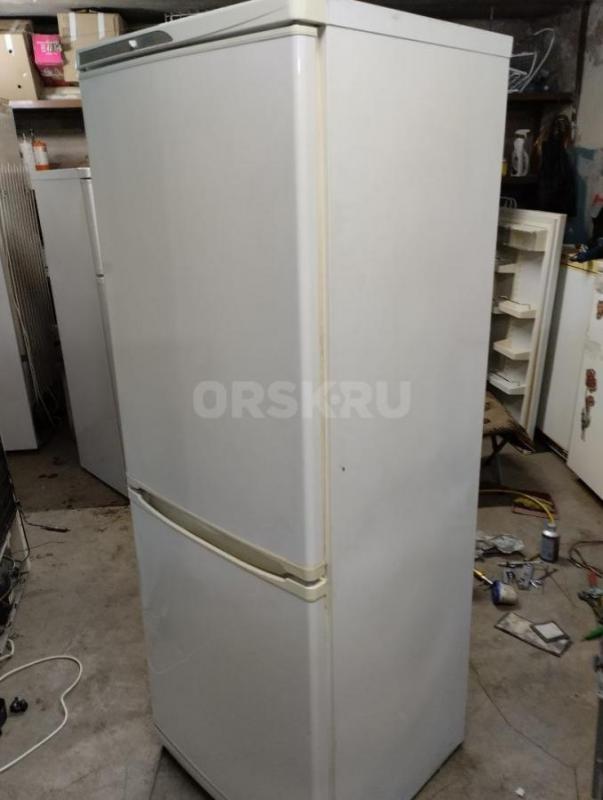 Продается холодильник Стинол RF305A.008А. - Новотроицк