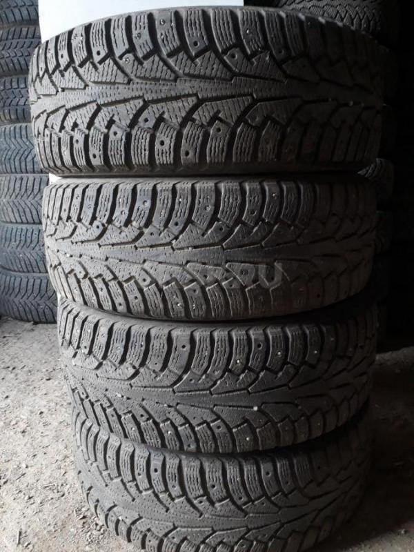 Комплект зимних шин Nokian 205/55 R16 , протектор живой, шипов нету, порезов нету, цена за комплект - Орск