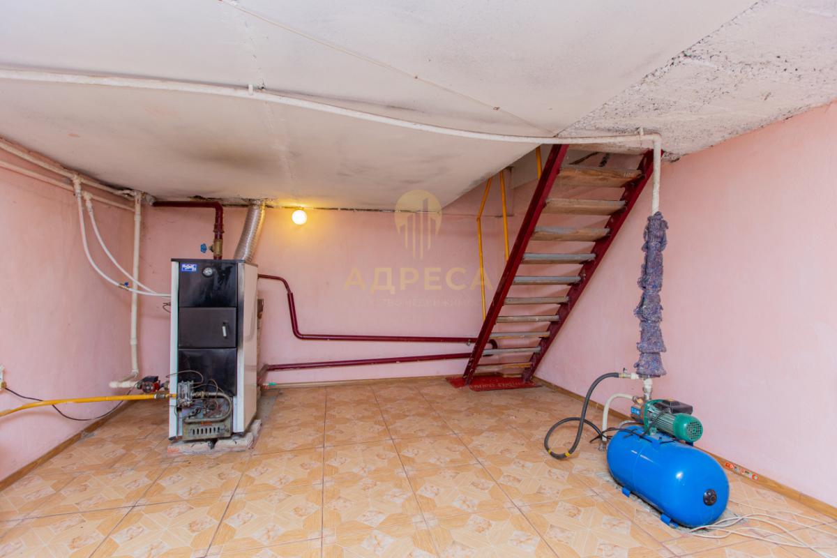 В продаже двухэтажный ДОМ 248м Площадь участка 13 сотУдобная транспортная развязка, магазины,аптеки - Оренбург