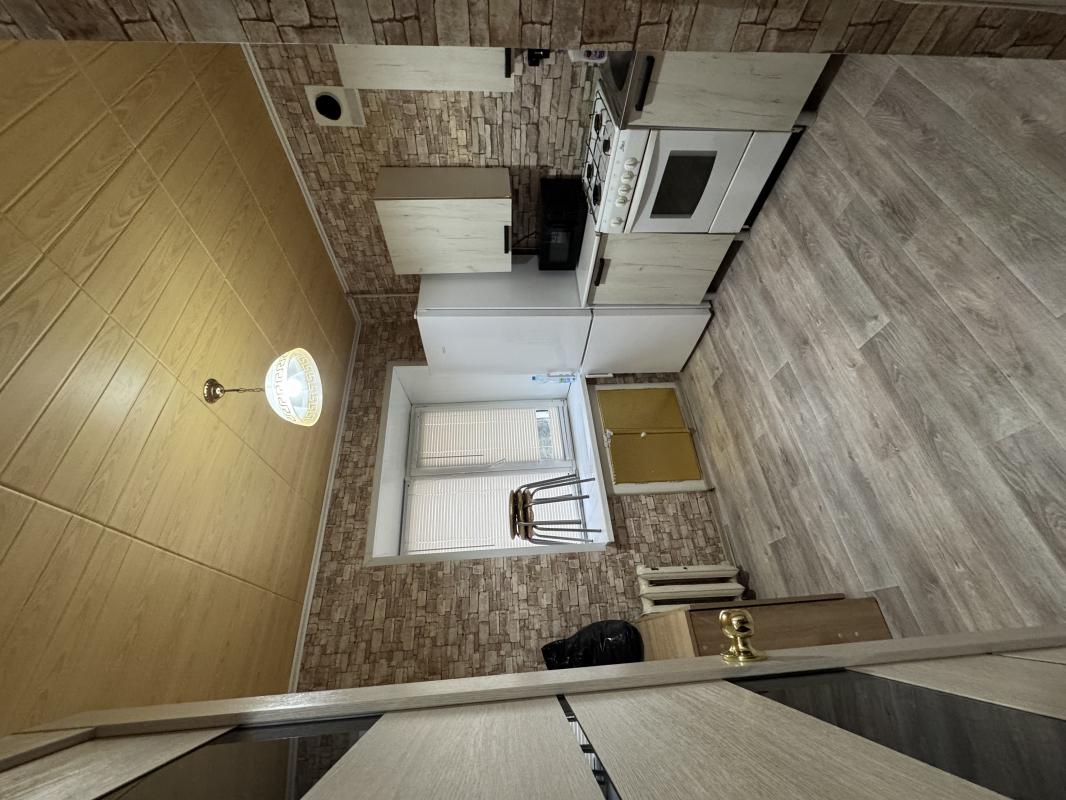 Сдам 3-х комнатную квартиру, маломерка, 3 комната сделана как кладовая, на длительный срок. - Новотроицк