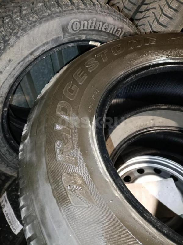 Стояли на Прадо и фортюнер
Продам:
2балона Bridgestone dueler A/T
265/65/17 (20 -21 год)
5тр. - Новотроицк