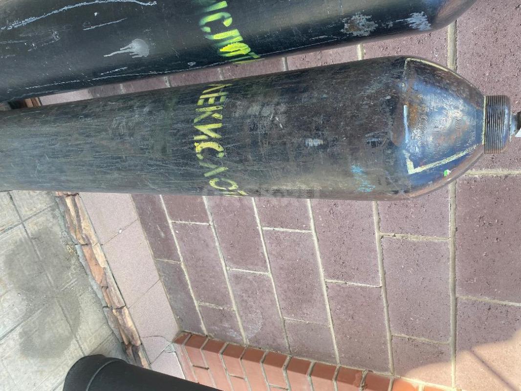 Продам угликислотный баллон полный но не атестованный - Орск