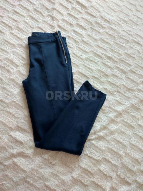 Брюки т.синие,размер S (42-44) в отличном состоянии. - Орск