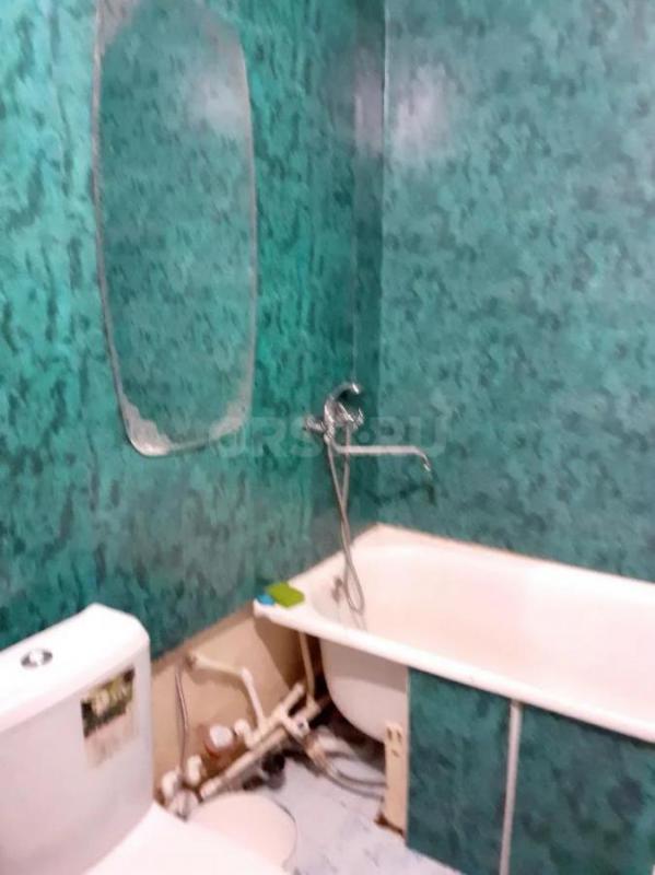 Сдам 1 комнатную квартиру с ремонтом, с застеклённым балконом всё необходимое есть , район вокзала о - Орск